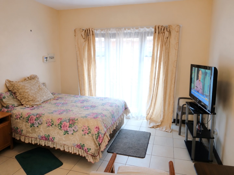 1 Bedroom Property for Sale in Vredenhof Sh Free State